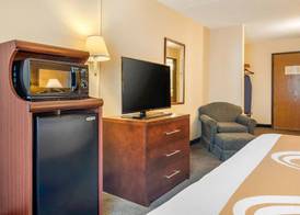 Quality Inn & Suites Zanesville City Center 4