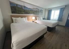 Days Inn by Wyndham Phoenix West 5