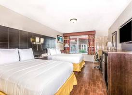 Econo Lodge Inn & Suites Florida City 3