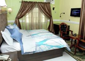 QUEENS GATE HOTEL 4