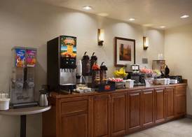 Super 8 by Wyndham Woodburn 4