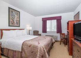 Baymont by Wyndham Marshfield 5