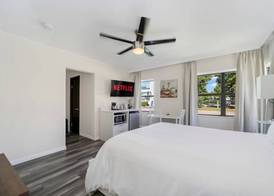 Deco Boutique Hotel 5