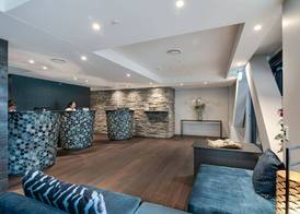 Ramada by Wyndham Queenstown Central 3