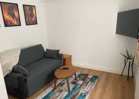 Slough - Sleeps 3 - PetFriendly - Riverside - Bay 5
