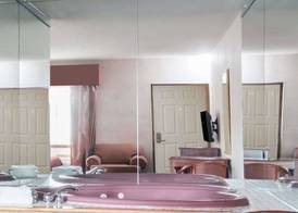 Howard Johnson by Wyndham Lenox 3