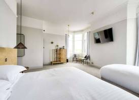 The Castle Hotel 4
