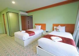 ROYAL PINEAPPLE HOTEL l a welcome to wealth and good fortune 5