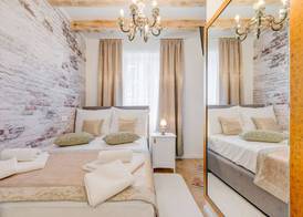 Le Monde - Vintage Accommodation 4
