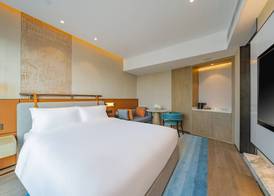 Holiday Inn Zhuhai City Center by IHG 4