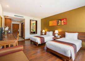 Naithonburi Beach Resort 5