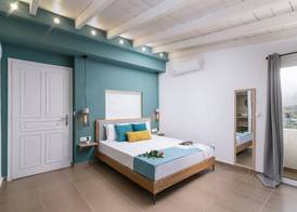 Ermis Luxury Suites & Apartments 3