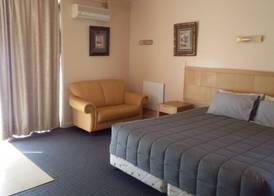 Desert Sand Motor Inn 4
