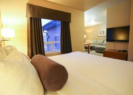 Prairie Crest Calgary Airport by IHG 2
