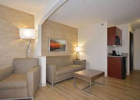Holiday Inn Express & Suites FARMINGTON by IHG 3