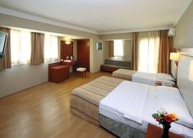 Julian Club Hotel 5