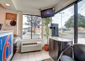 Motel 6-Southington, CT - Hartford 2