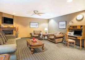 Ramada by Wyndham Spirit Lake/Okoboji 4