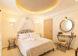 Pithos Apartments 3