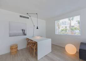 Beach Haus Key Biscayne Contemporary Apartments 4