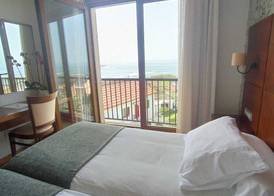 Hotel A Raíña 5