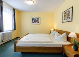 Kurgarten-Hotel 4