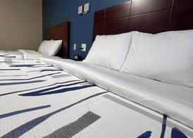 Chaplin Inn & Suites 4