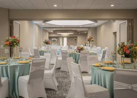 Four Points by Sheraton Milwaukee North Shore 4