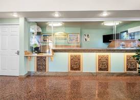 Howard Johnson by Wyndham Pasadena 5