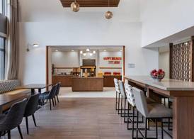 Hampton Inn & Suites by Hilton Windsor 4