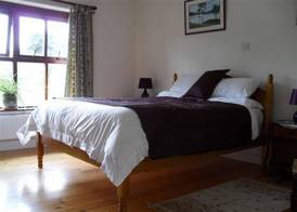 Lovely Sea View 2-Bed Apt in Rineen Sleeps 4 2