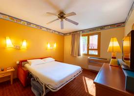 Disney Hotel Santa Fe + Tickets 5