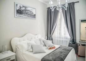 Central Luxury Apartment 3