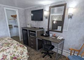 Bennington Motor Inn 5