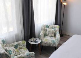 Hometel Suites 4
