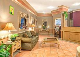 Days Inn & Suites by Wyndham Osceola AR 3