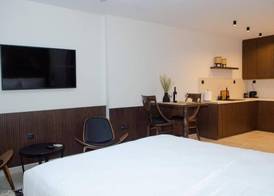 Leone suites 4
