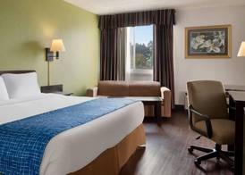 Travelodge by Wyndham Zanesville 4