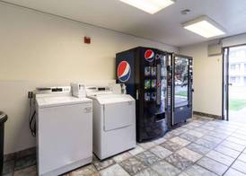 Motel 6 North Kirkland 3
