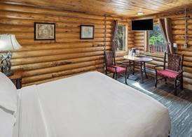 Denali Crow's Nest Cabins 4