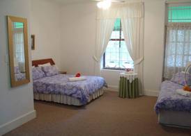 District Six Guesthouse 3