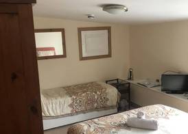 Sir Alfred Munnings Hotel 4