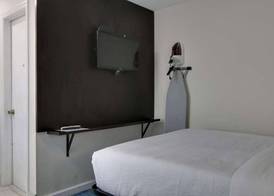 Travelodge by Wyndham Calhoun South I-75 4