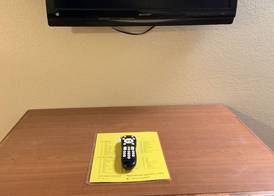 Townhouse Inn & Suites 4