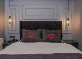 Ruby Hotel 4
