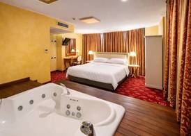 LVG Hotel Collection - Riz 5