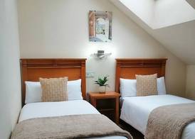 Hotel Pugide 4