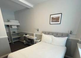 Airlie Arms Hotel 5