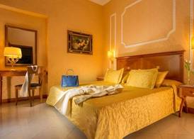 HOTEL AMALIA 5