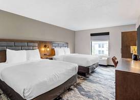 Best Western Plus Bourbonnais Hotel & Suites 4